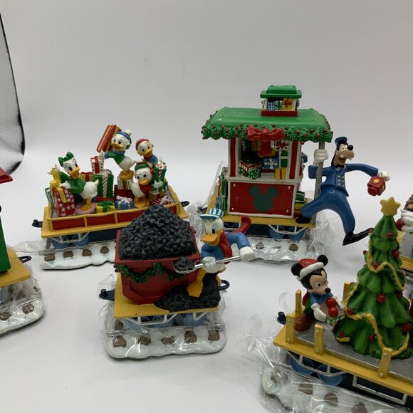 Danbury Mint Disney Vintage Mickey's Express Christmas Train Set - Picture 7 of 9